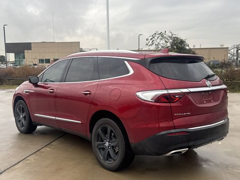 Used 2023 Buick Enclave Essence w/ Experience Buick Package image 10