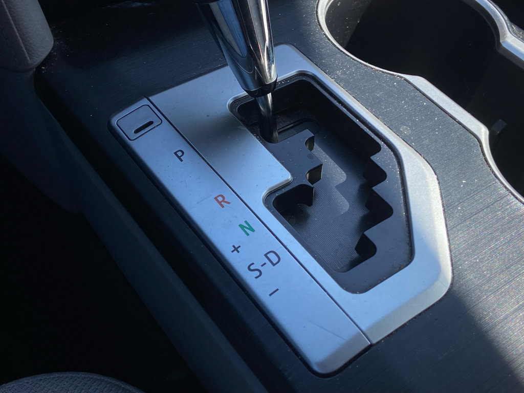 Used 2012 Toyota Camry LE FWD image 21