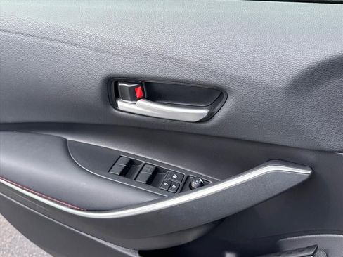 Certified 2025 Toyota Corolla SE w/ SE Premium Package image 17