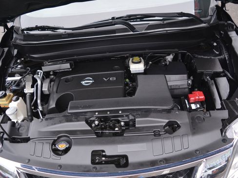 Used 2014 Nissan Pathfinder Platinum image 39