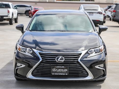 Used 2017 Lexus ES 350 FWD image 2