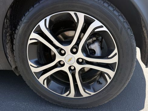 Used 2019 Chevrolet Bolt LT FWD image 9