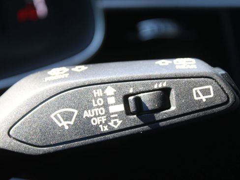 Used 2025 Audi Q7 3.0T Premium AWD/4WD image 39