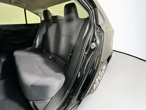 Used 2022 Toyota Corolla LE image 25