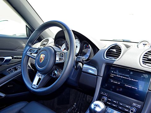 Used 2024 Porsche 718 Boxster image 39