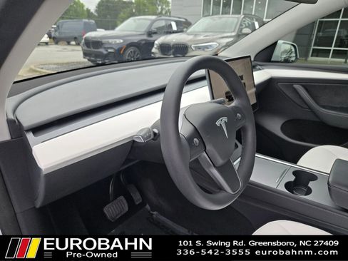 Used 2023 Tesla Model Y Long Range AWD/4WD image 7