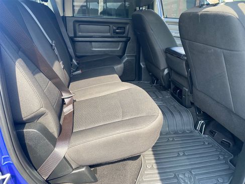 Used 2018 RAM 1500 Express RWD image 11