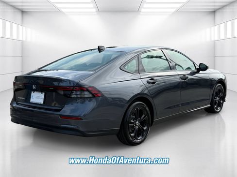 Certified 2025 Honda Accord SE image 5