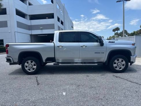 Used 2022 Chevrolet Silverado 2500 LTZ w/ LTZ Plus Package AWD/4WD image 2