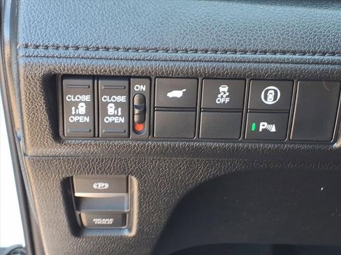 Used 2024 Honda Odyssey Elite image 5