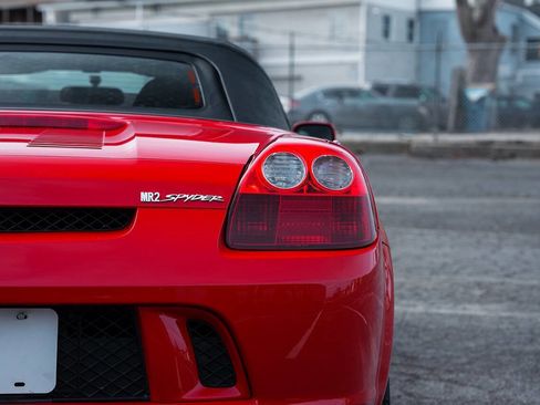 Used 2003 Toyota MR2 image 66