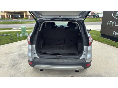 Used 2018 Ford Escape SE w/ SE Sync 3 Package FWD image 9