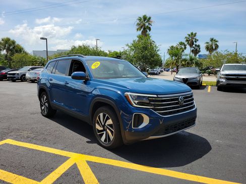 Used 2026 Volkswagen Atlas SE FWD image 2
