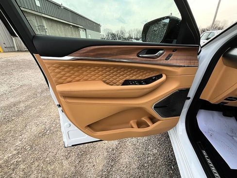 New 2026 Jeep Grand Cherokee Summit AWD/4WD image 12