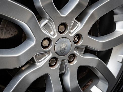 Used 2016 Land Rover Range Rover Supercharged image 7