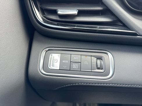 Used 2025 Buick Enclave Preferred image 15