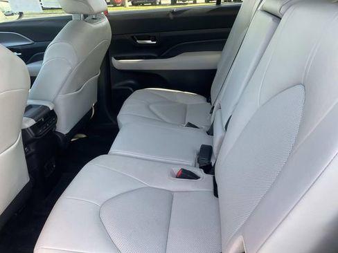 Used 2024 Toyota Grand Highlander XLE image 24