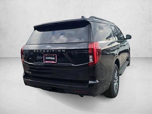 New 2025 Ford Expedition Active image 5