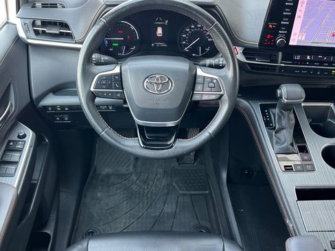 Certified 2022 Toyota Sienna XSE w/ XSE Plus Package AWD/4WD image 13
