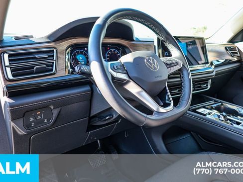 Used 2025 Volkswagen Atlas SE image 29