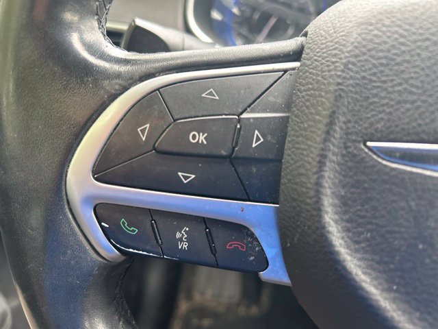 Used 2015 Chrysler 200 Limited w/ Convenience Group FWD image 16