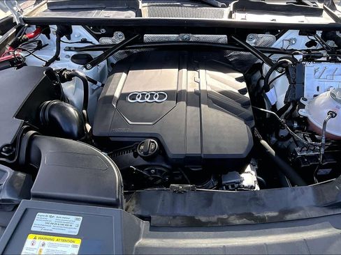 Used 2021 Audi Q5 Premium image 32
