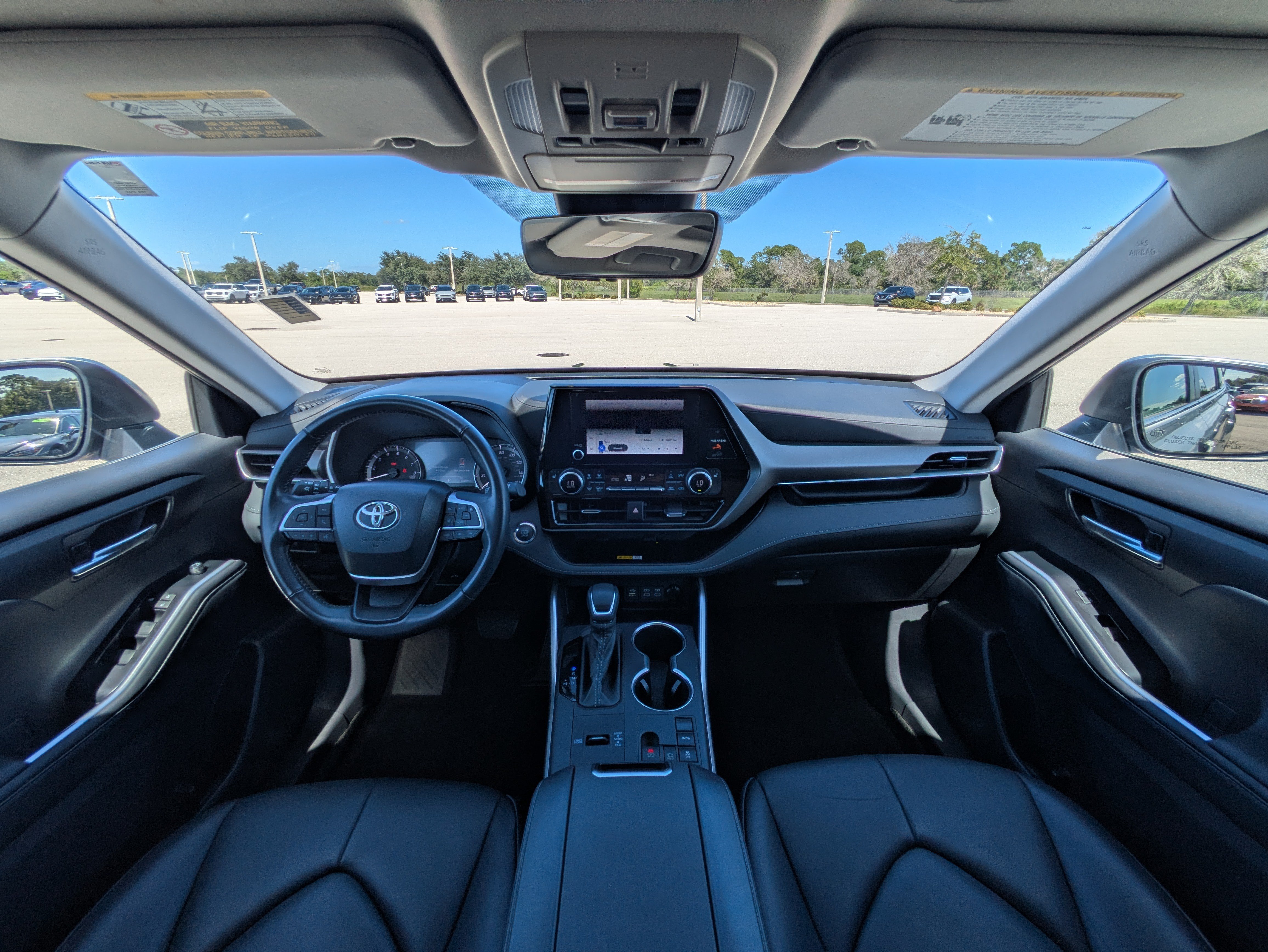 Used 2023 Toyota Highlander XLE FWD image 36