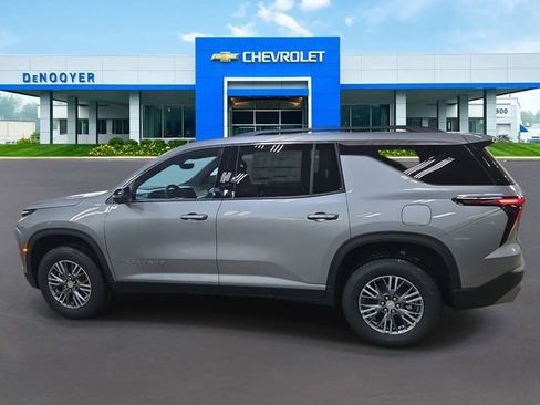 New 2026 Chevrolet Traverse LT w/ Driver Confidence Package image 8