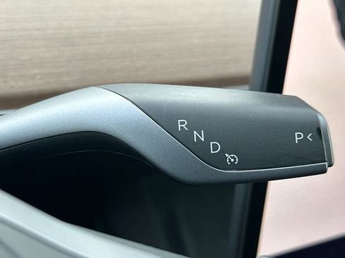 Used 2023 Tesla Model 3 Standard Range image 18