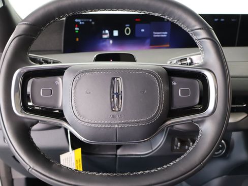 New 2026 Lincoln Navigator L Reserve AWD/4WD image 3