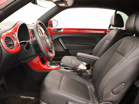 Used 2019 Volkswagen Beetle 2.0T SE FWD image 12