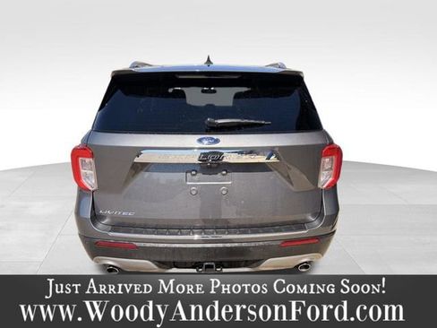 Used 2023 Ford Explorer Limited w/ Limited Technology Package image 5