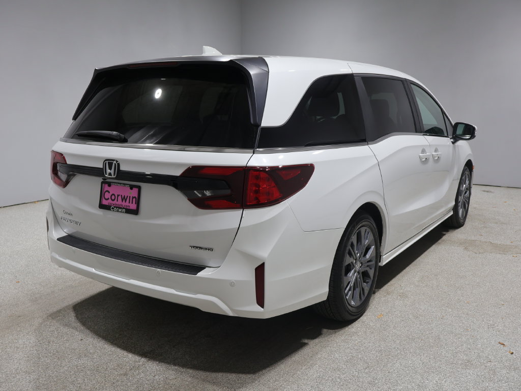 Used 2026 Honda Odyssey Touring image 2