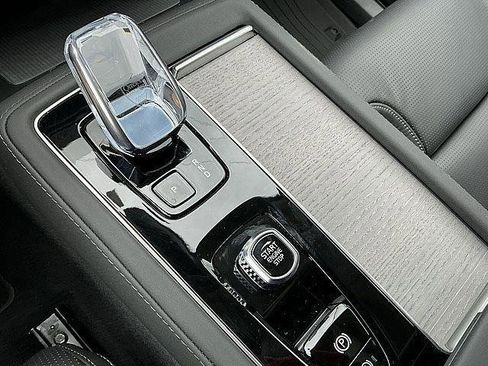 New 2026 Volvo XC90 T8 Ultra w/ Protection Package AWD/4WD image 18