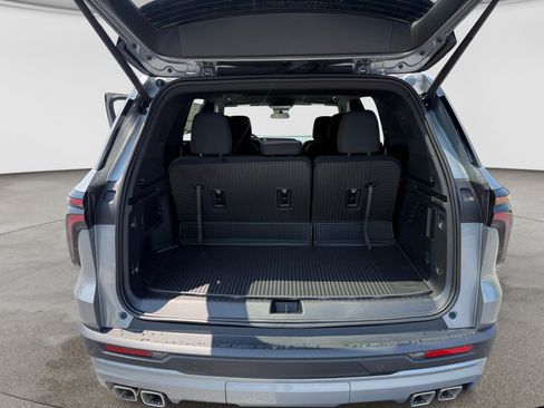 New 2026 Chevrolet Traverse LT w/ LPO, Floor Liner Package FWD image 17
