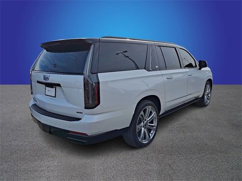 Certified 2025 Cadillac Escalade ESV Sport Platinum image 5