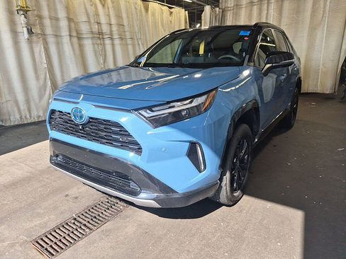 Used 2023 Toyota RAV4 XSE AWD/4WD image 2