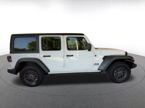Used 2025 Jeep Wrangler Unlimited Sport AWD/4WD image 16