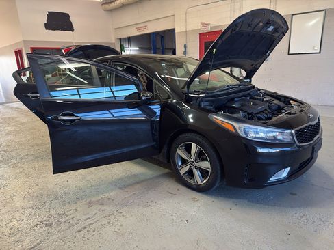 Used 2018 Kia Forte S w/ S Technology Package FWD image 7