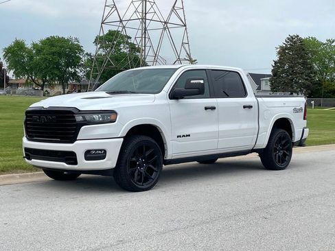 Used 2025 RAM 1500 Laramie w/ Night Edition AWD/4WD image 5