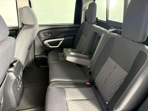 Used 2024 Nissan Titan SV w/ SV Convenience Package image 24