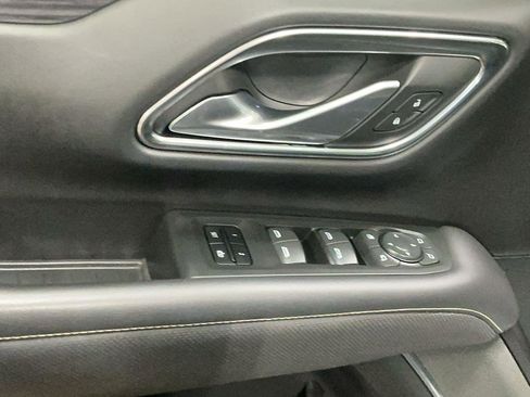 Used 2022 GMC Yukon SLT w/ SLT Luxury Package AWD/4WD image 13