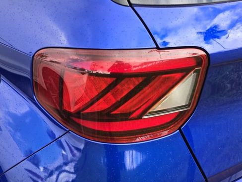 Certified 2022 Hyundai Venue Limited image 8