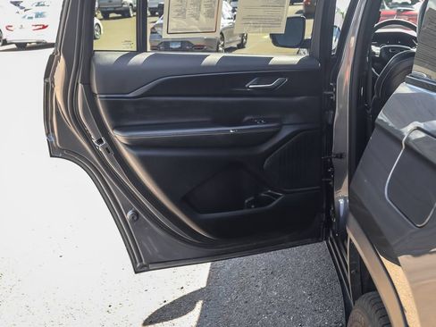 Used 2023 Jeep Grand Cherokee L Laredo AWD/4WD image 23