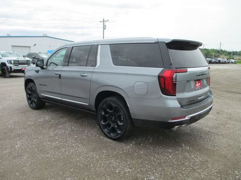 New 2026 GMC Yukon XL Denali w/ Denali Reserve Package AWD/4WD image 6