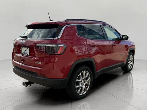 Used 2023 Jeep Compass Latitude w/ Sun and Sound Group AWD/4WD image 12