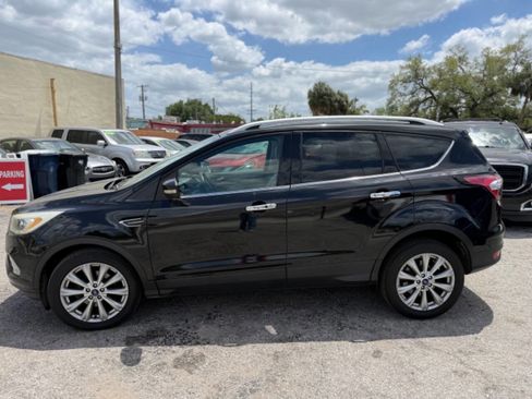 Used 2017 Ford Escape Titanium image 5