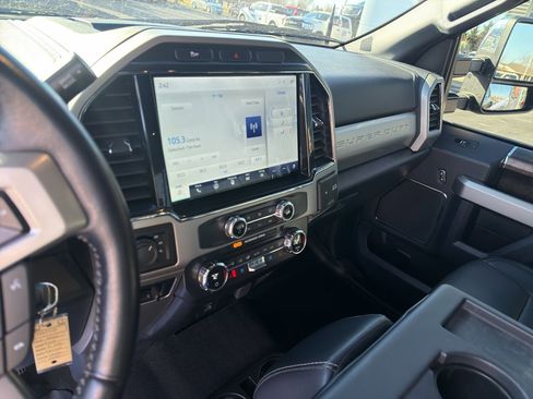 Used 2022 Ford F350 Lariat w/ Chrome Package image 3
