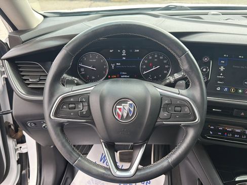 Used 2022 Buick Envision Essence w/ Sport Touring Package FWD image 9