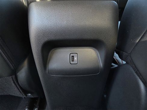 Used 2025 Nissan Sentra SR w/ SR Premium Package image 16